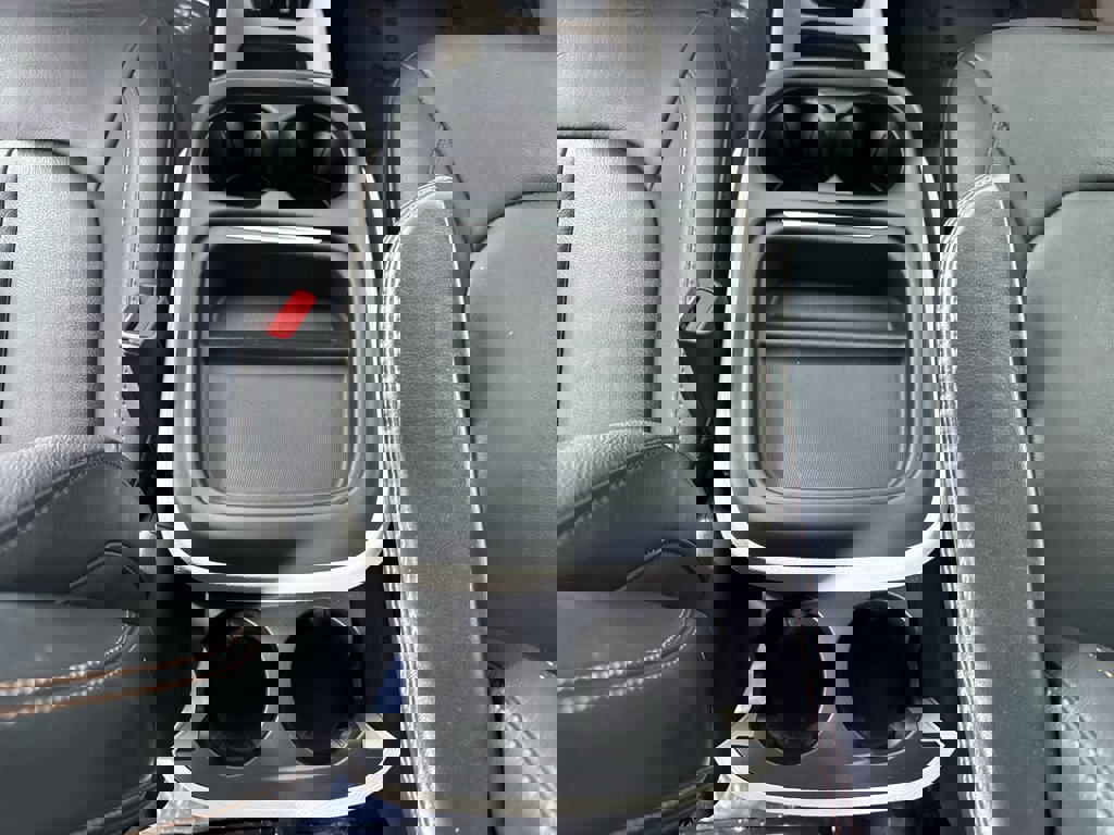 Used 2017 Chrysler Pacifica Touring-L image 35