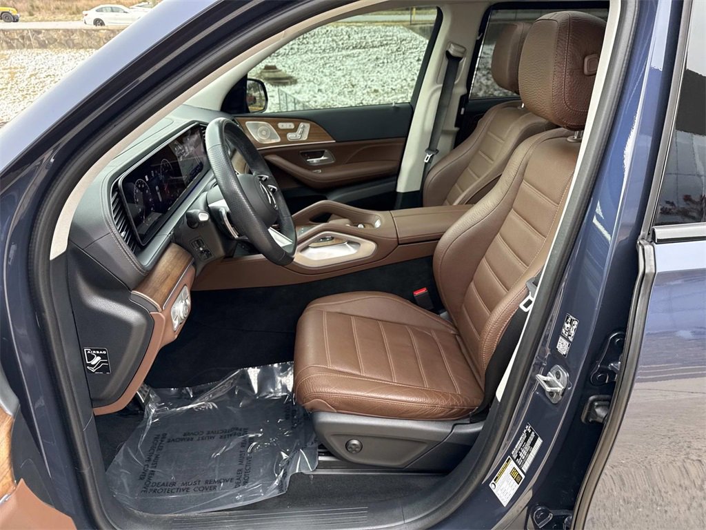 Used 2024 Mercedes-Benz GLS 450 4MATIC image 10