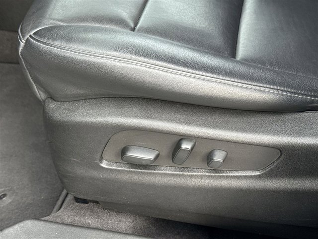 Certified 2023 Cadillac XT4 Premium Luxury w/ Cold Weather Package image 37