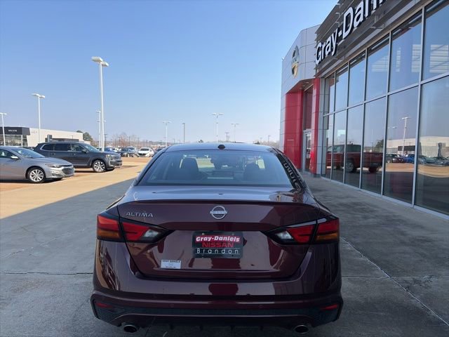 Certified 2025 Nissan Altima 2.5 SV w/ SV Premium Package image 3