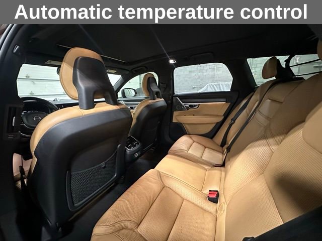 Used 2017 Volvo V90 T6 Cross Country image 15