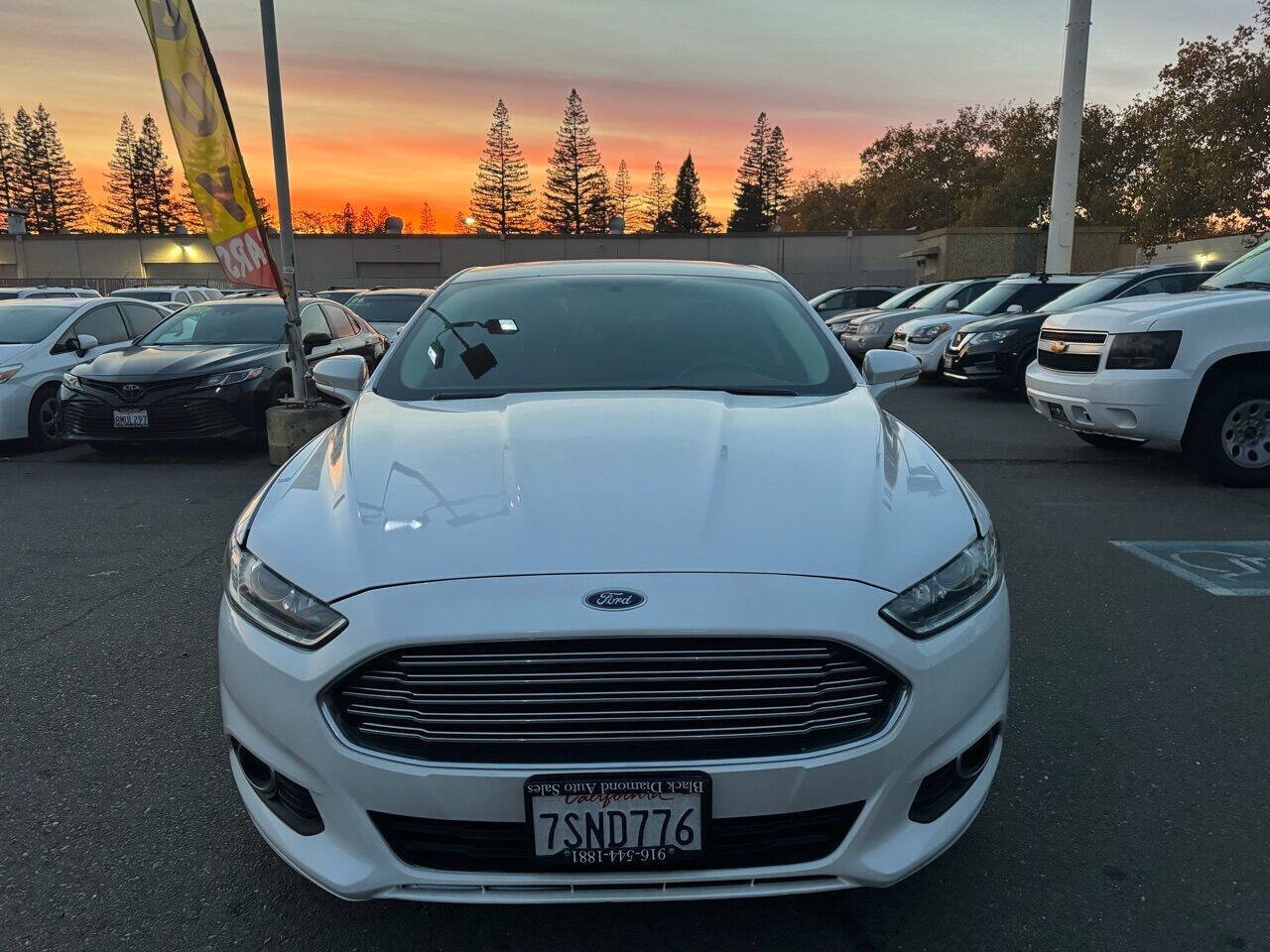 Used 2016 Ford Fusion SE FWD image 6