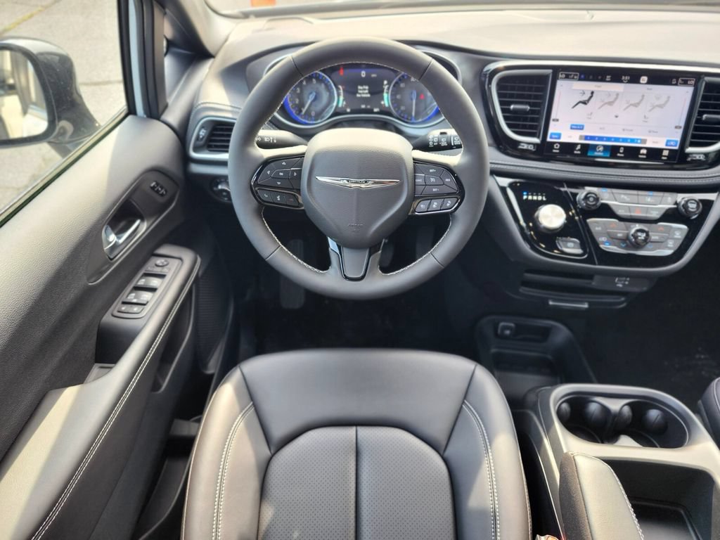 New 2026 Chrysler Pacifica Select w/ S Appearance Package AWD/4WD image 13