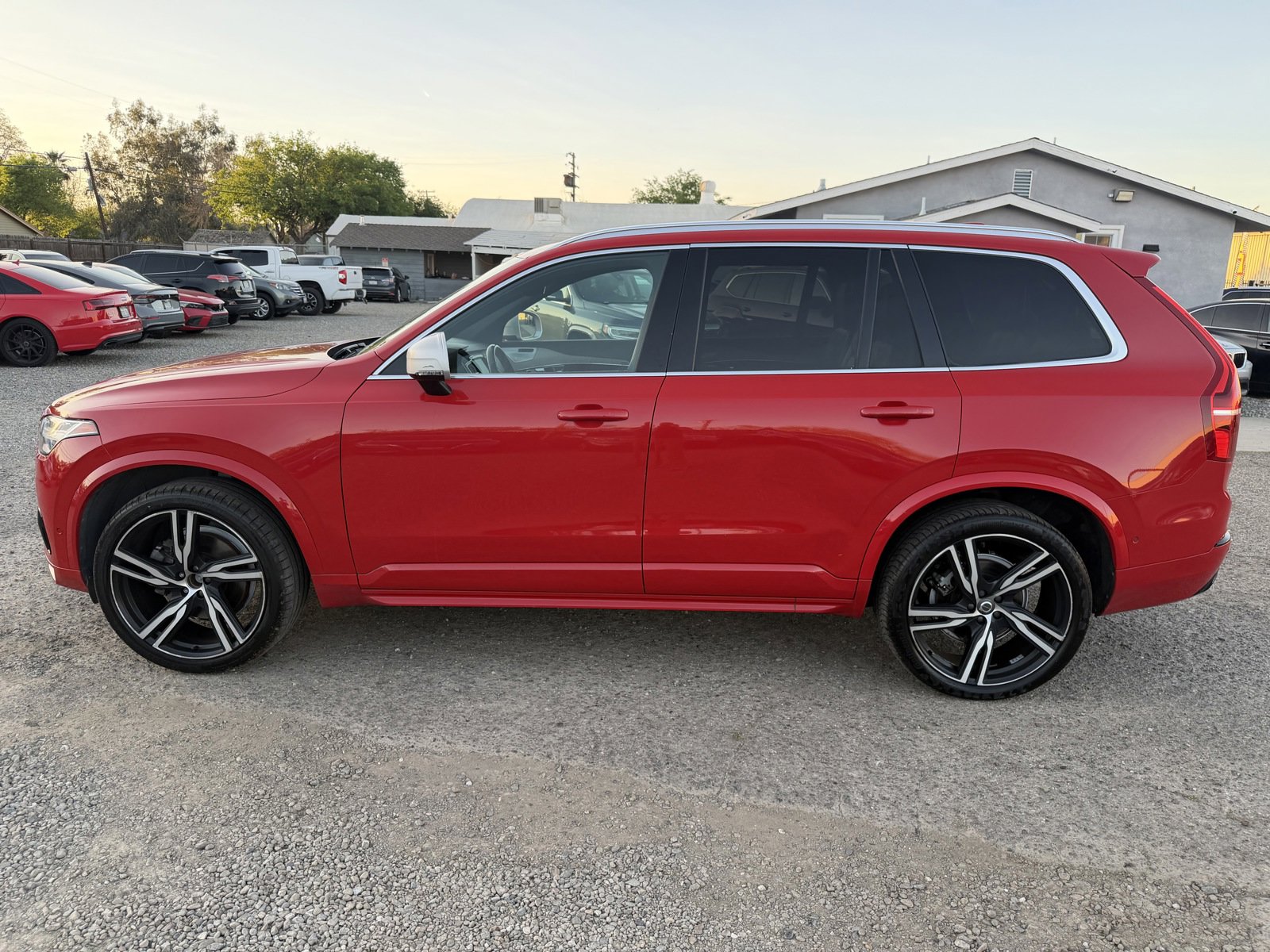 Used 2017 Volvo XC90 T6 R-Design w/ Vision Package image 8