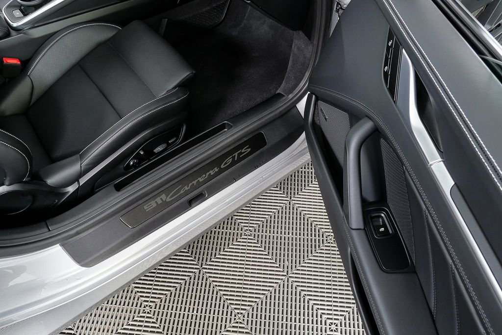 Certified 2026 Porsche 911 Carrera GTS image 27