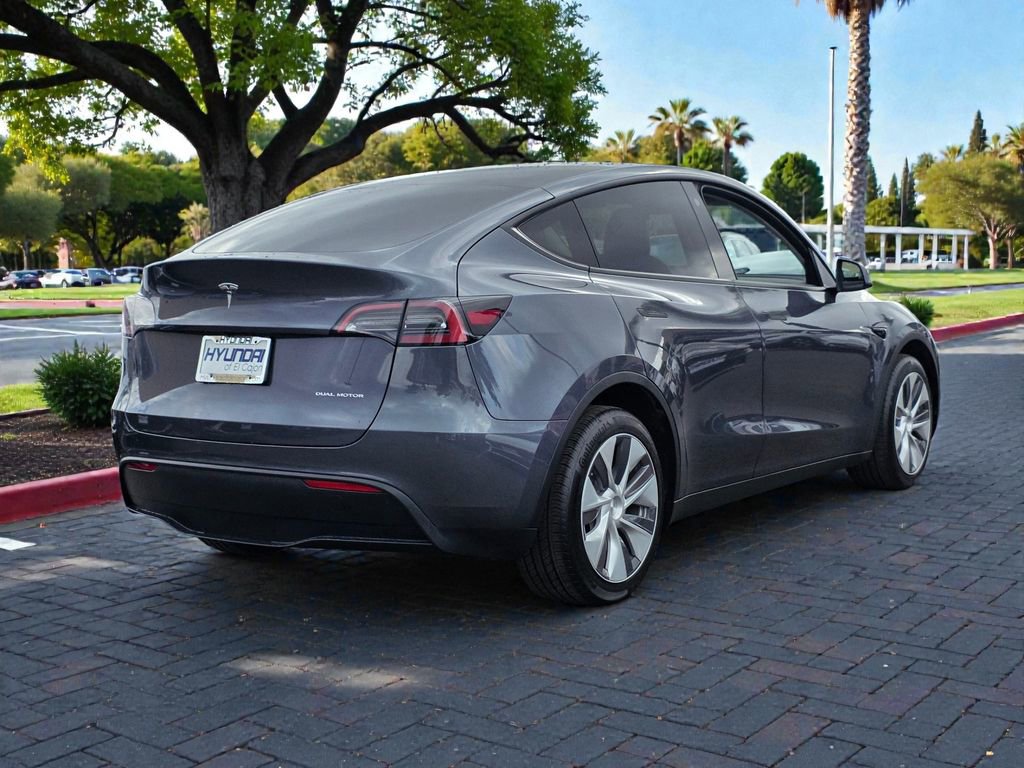 Used 2023 Tesla Model Y Long Range image 5