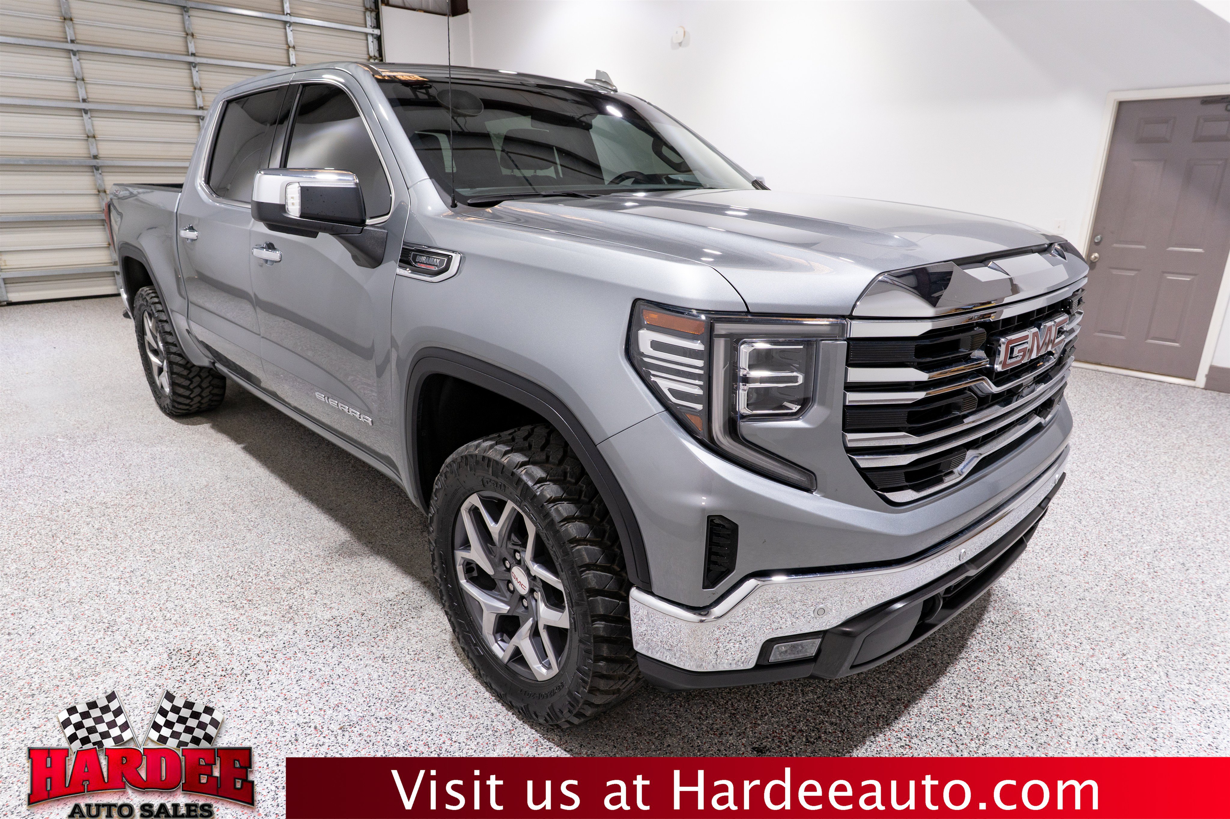 Used 2023 GMC Sierra 1500 SLT w/ SLT Premium Plus Package AWD/4WD image 6