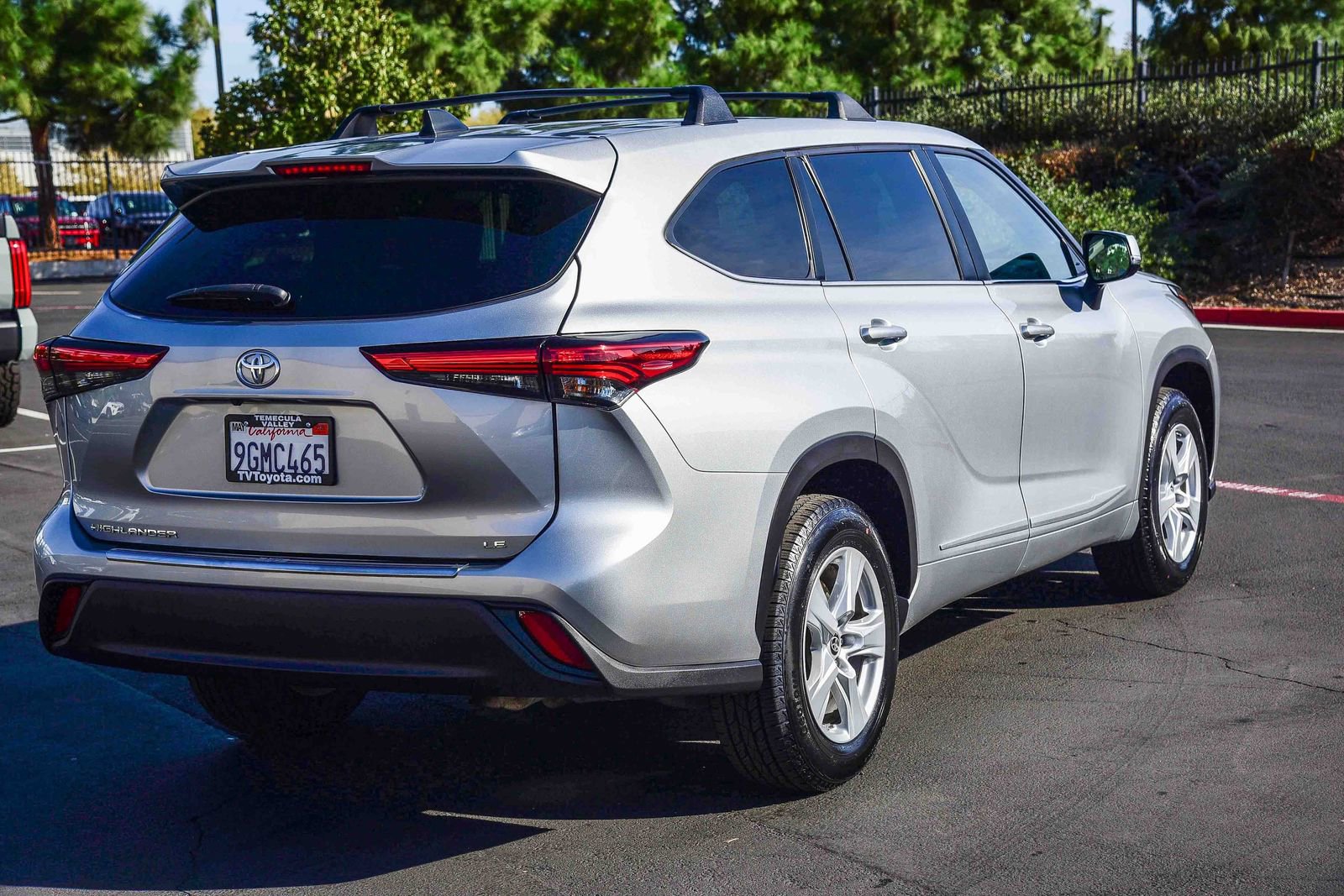 Certified 2023 Toyota Highlander LE image 7