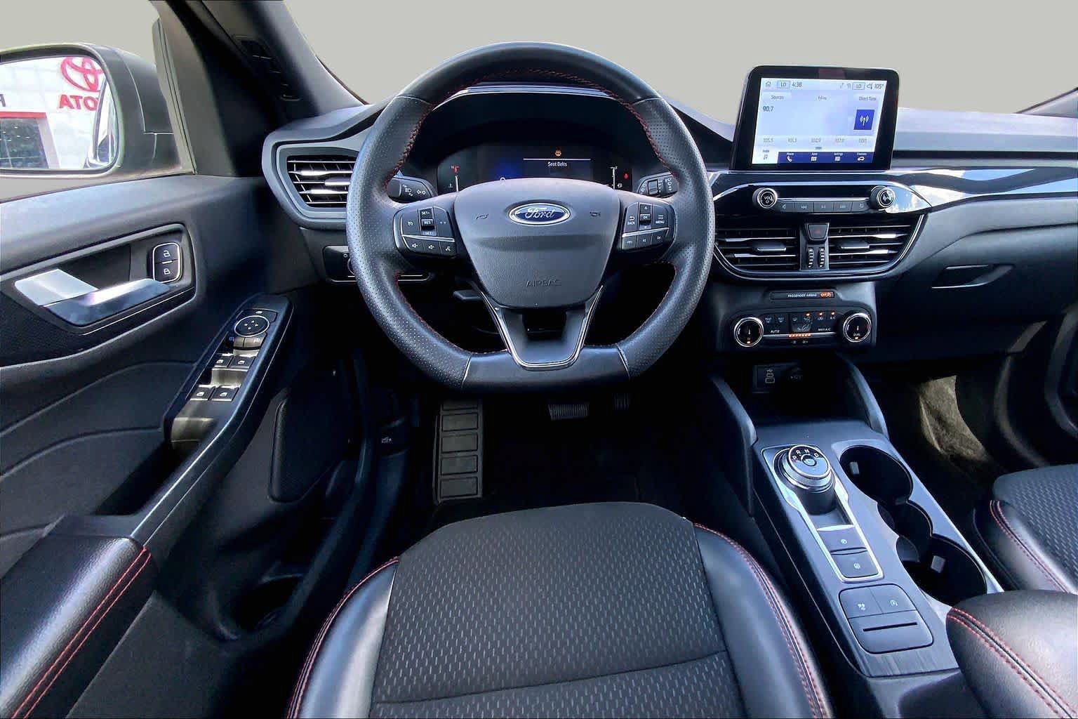 Used 2025 Ford Escape ST-Line AWD/4WD image 6