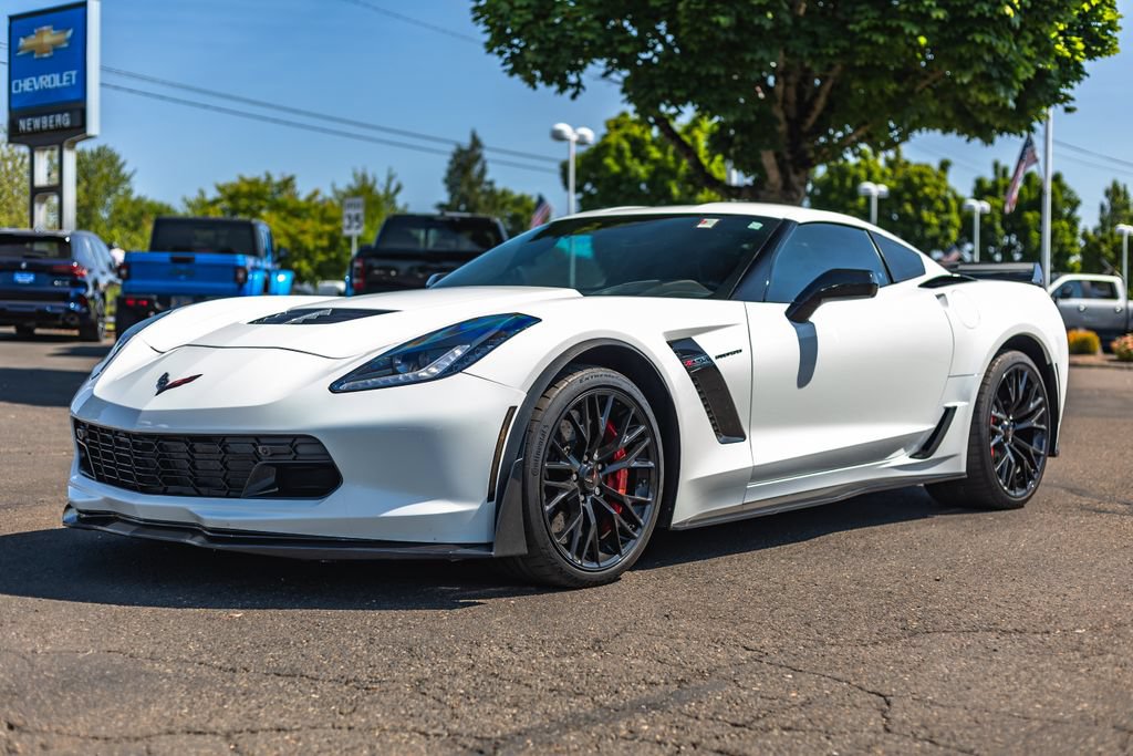 Used 2016 Chevrolet Corvette Z06 w/ 3LZ Preferred Equipment Group RWD image 5