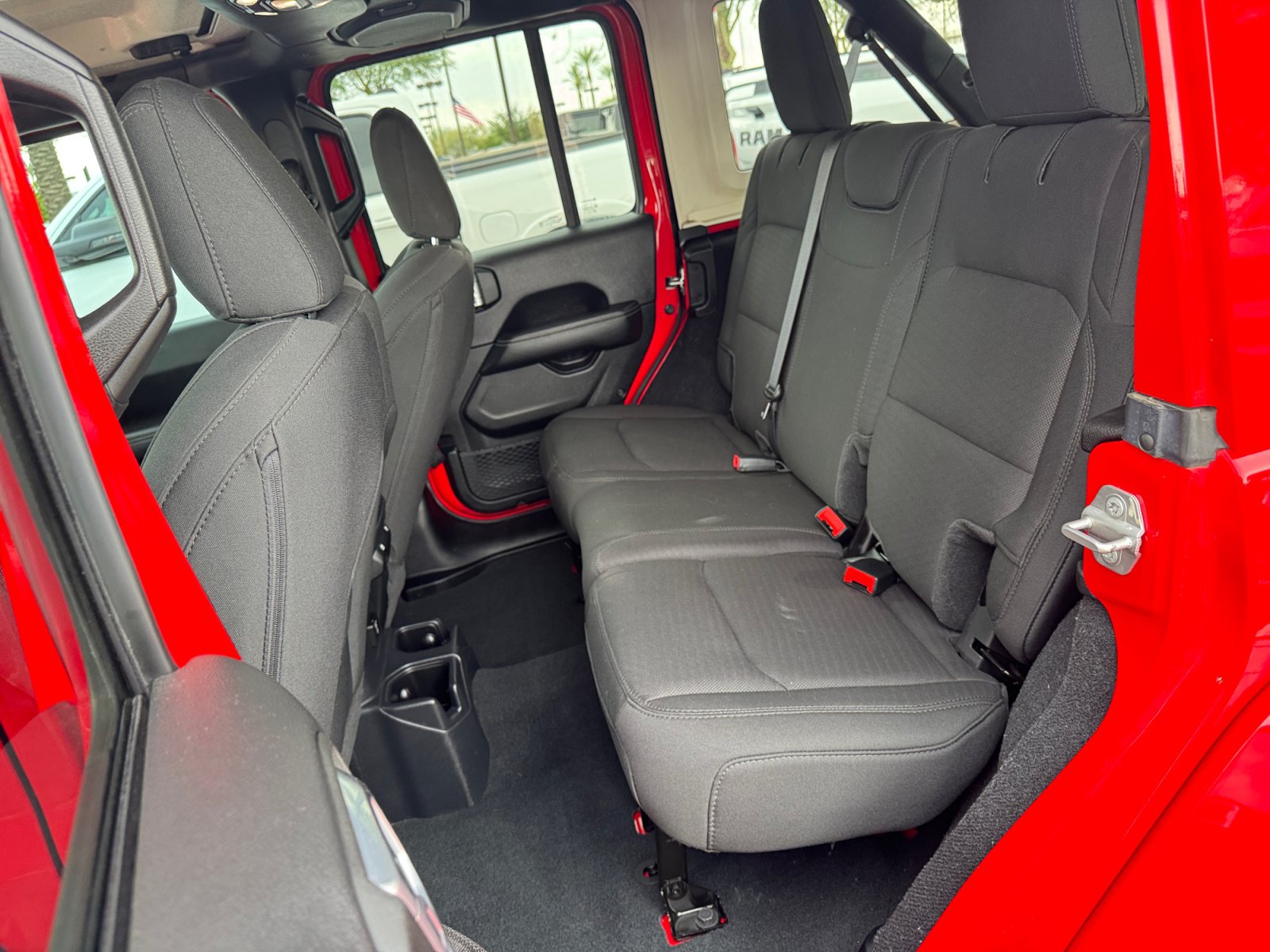 Used 2023 Jeep Wrangler Unlimited Sahara AWD/4WD image 25