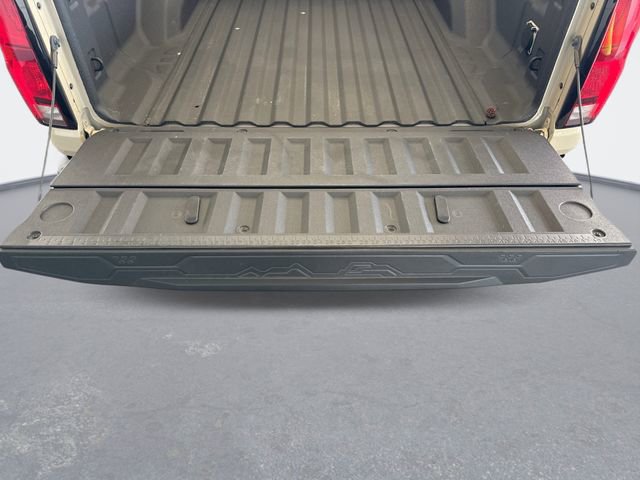 Used 2024 Chevrolet Colorado ZR2 w/ ZR2 Convenience Package III AWD/4WD image 23