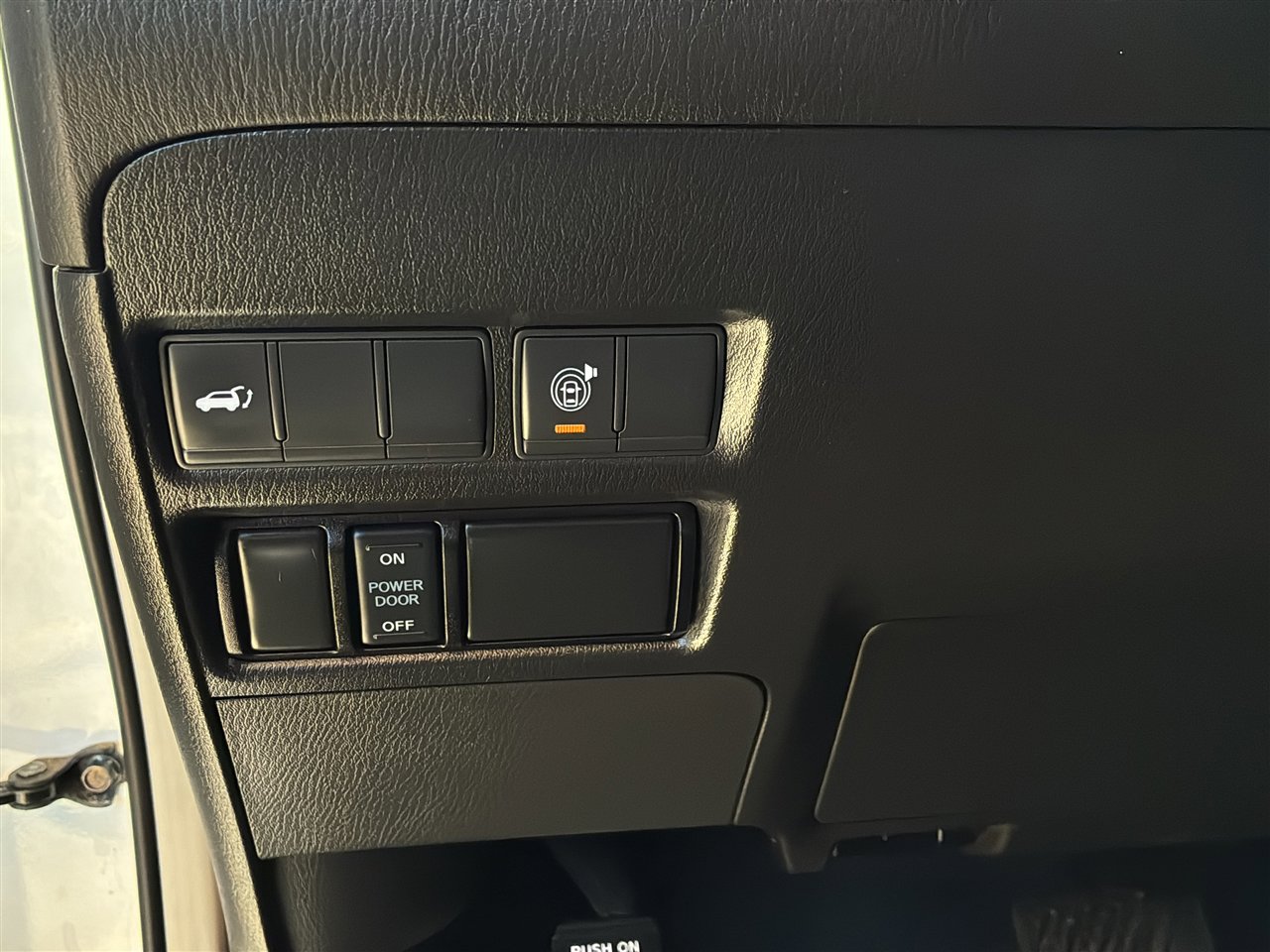 Used 2021 Nissan Armada SL w/ Captain's Chairs Package image 23