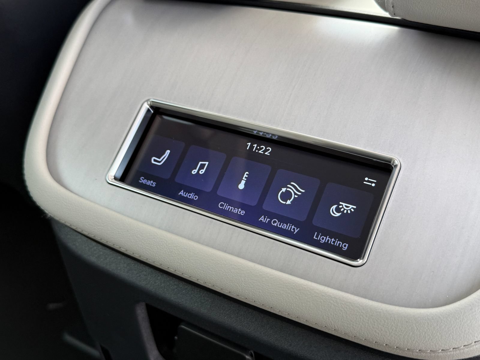 New 2026 Lincoln Navigator L Reserve AWD/4WD image 16