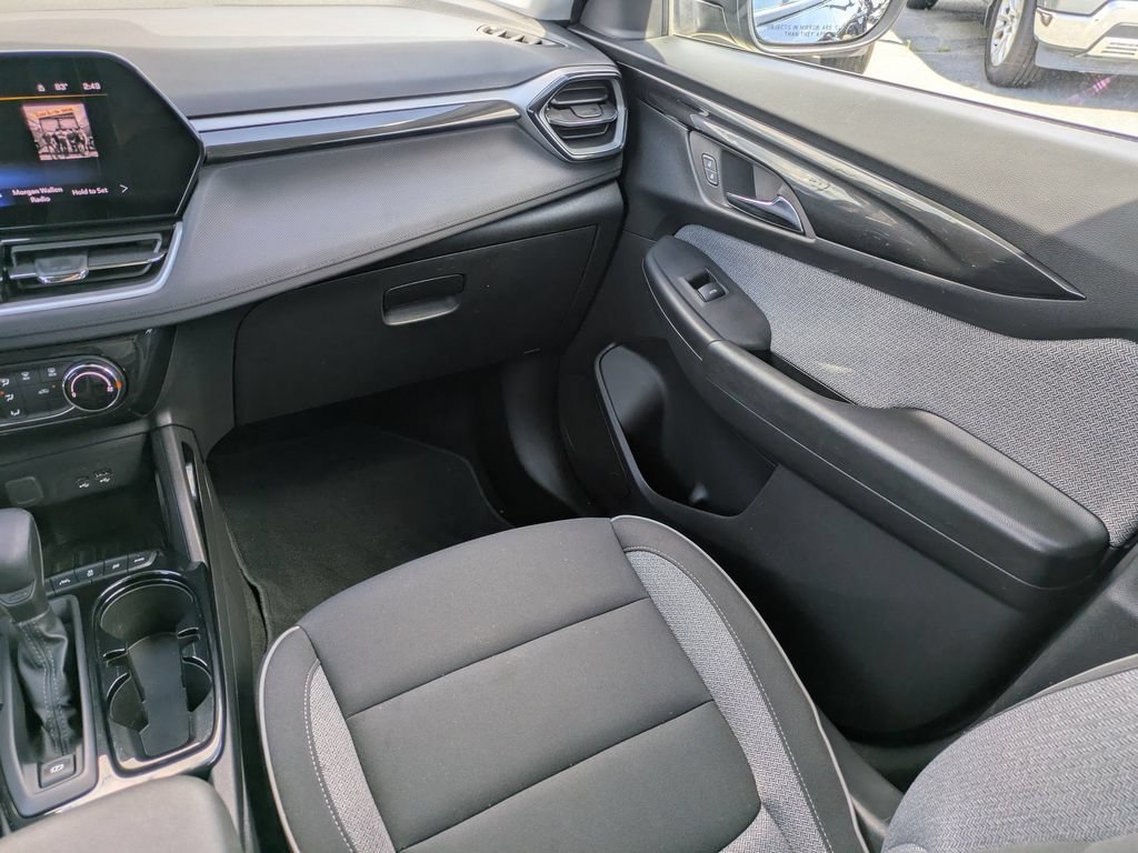 Used 2025 Chevrolet TrailBlazer LT AWD/4WD image 18