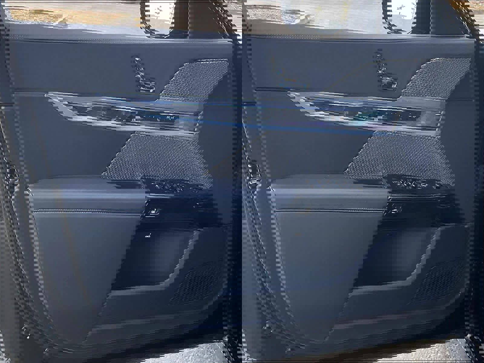 Certified 2023 BMW 740i image 22