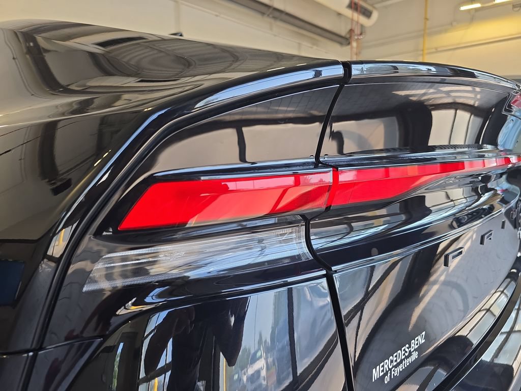 Used 2024 Toyota Prius XLE FWD image 35