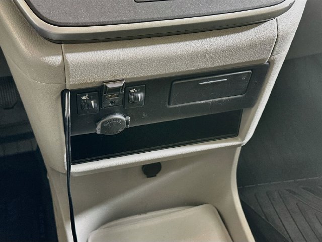 Used 2020 Toyota Sienna XLE AWD/4WD image 19