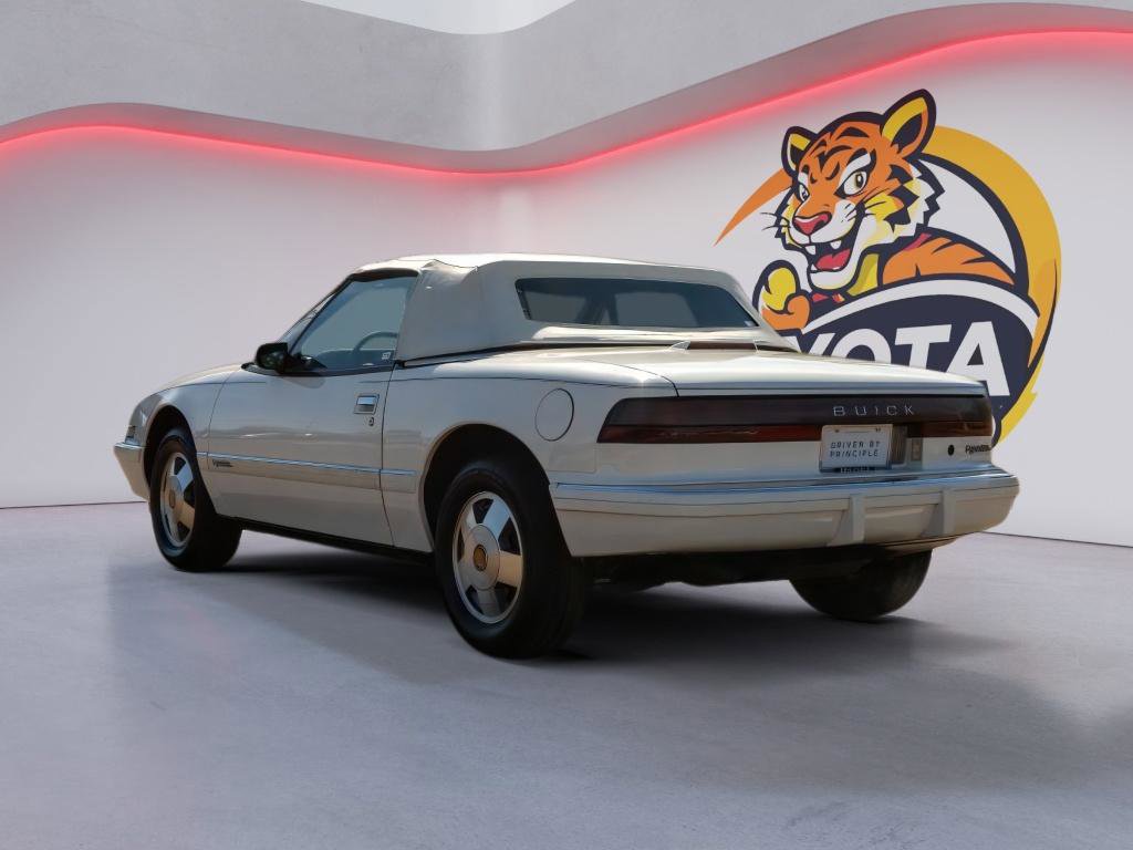 Used 1990 Buick Reatta Convertible image 7