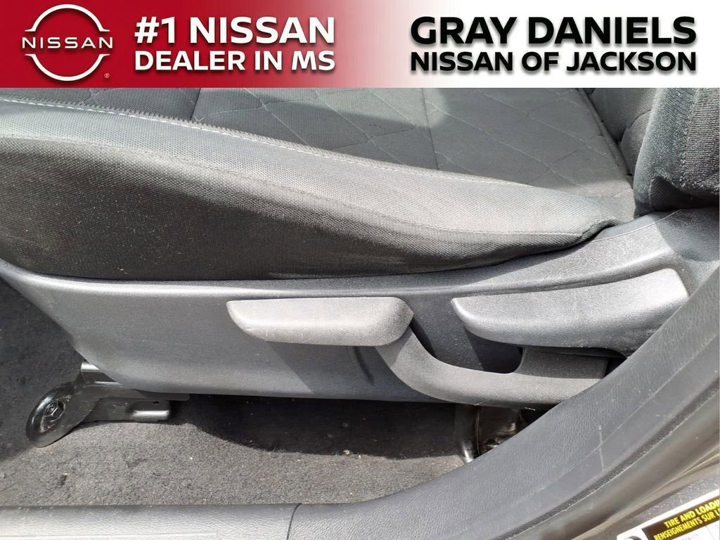 Used 2019 Nissan Kicks SV w/ Exterior Package image 12