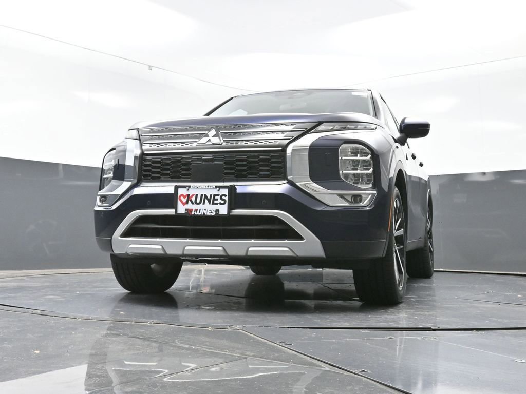 Used 2024 Mitsubishi Outlander AWD image 53