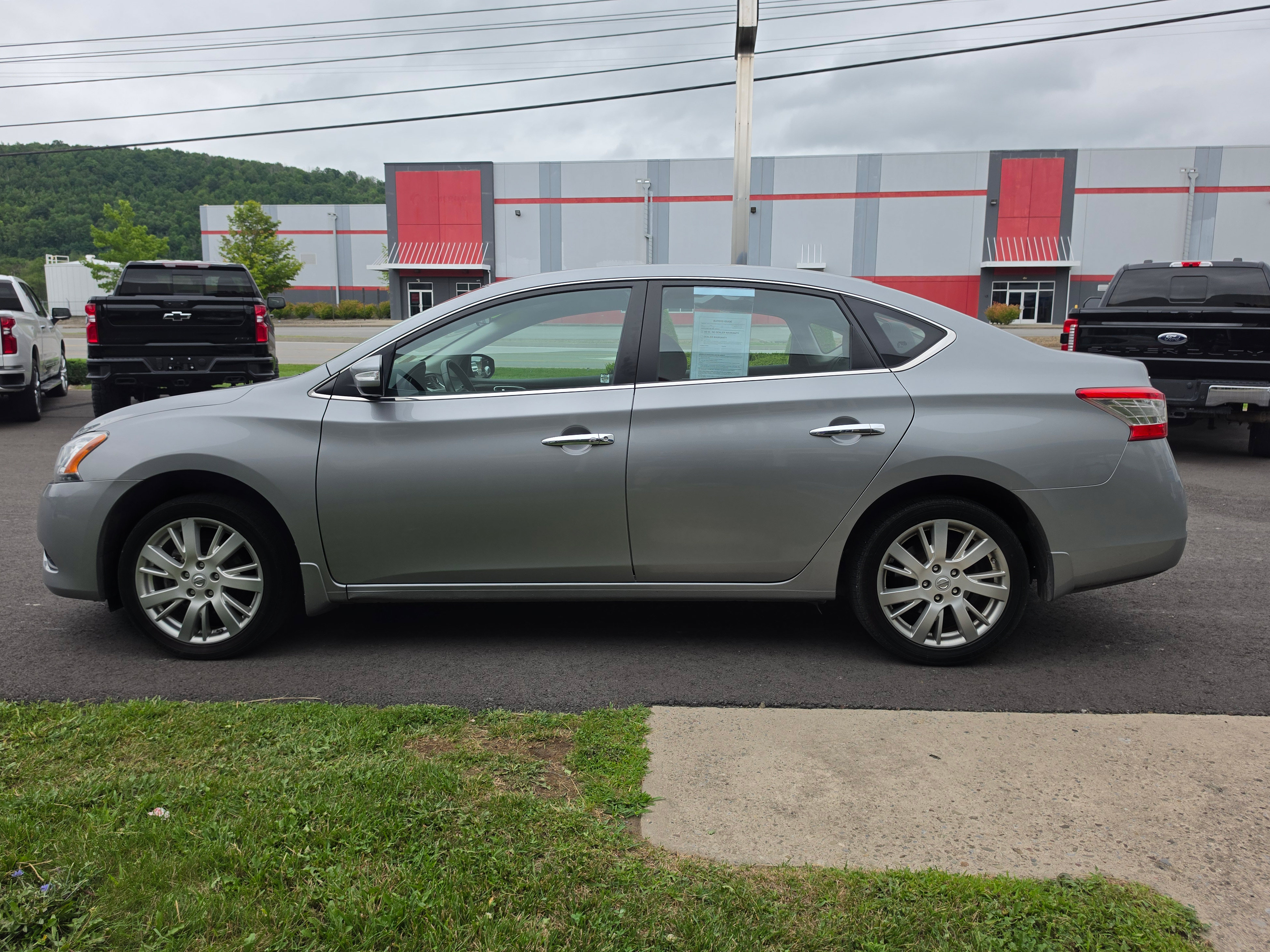 Used 2014 Nissan Sentra SL w/ Leather Package FWD image 7