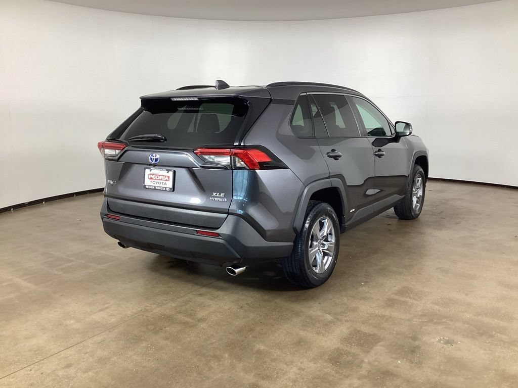 Used 2023 Toyota RAV4 XLE AWD/4WD image 5
