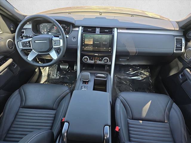 Used 2025 Land Rover Discovery Dynamic SE AWD/4WD image 9