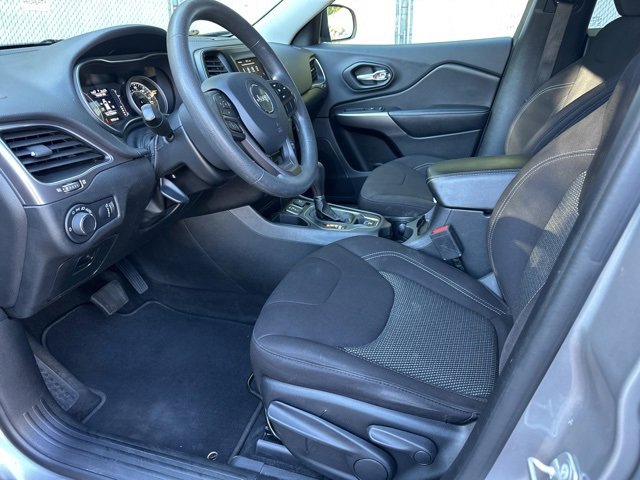 Used 2021 Jeep Cherokee Latitude image 10