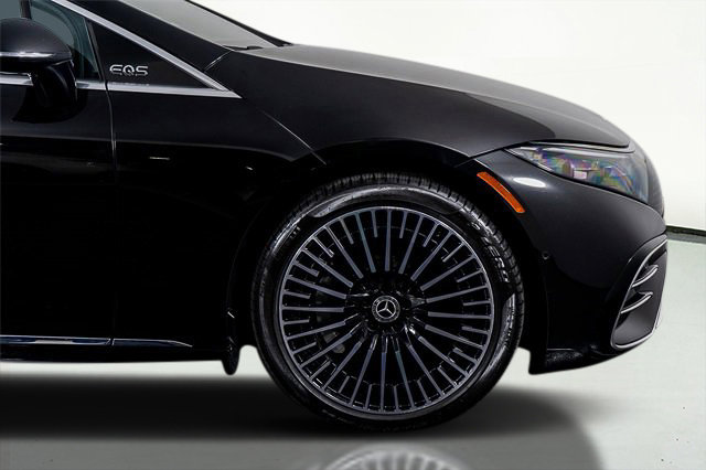 Used 2022 Mercedes-Benz EQS 580 4MATIC Sedan image 5