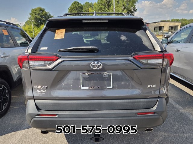 Used 2021 Toyota RAV4 XLE FWD image 3