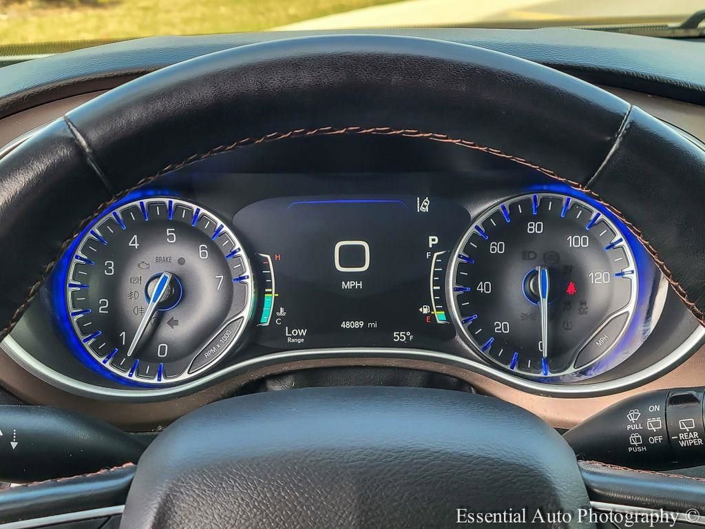 Used 2019 Chrysler Pacifica Touring-L w/ Advanced Safetytec Group image 17