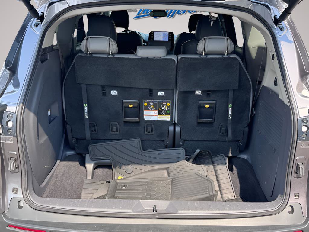 Used 2022 Toyota Sienna XLE w/ XLE Plus Package image 21
