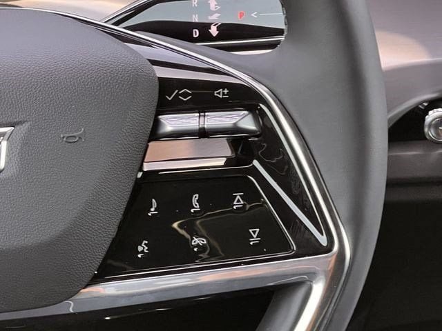 New 2027 Cadillac Vistiq Luxury AWD/4WD image 13