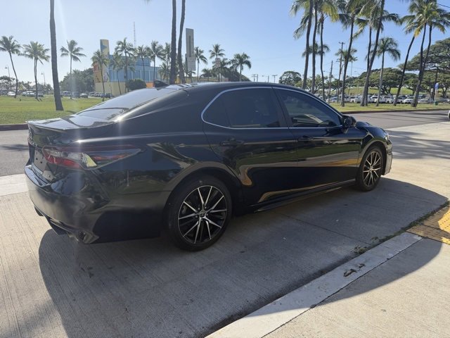 Used 2024 Toyota Camry SE image 4