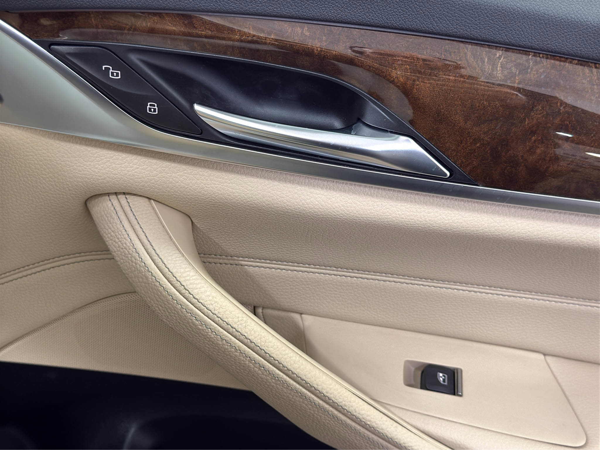 Used 2017 BMW 540i xDrive image 17