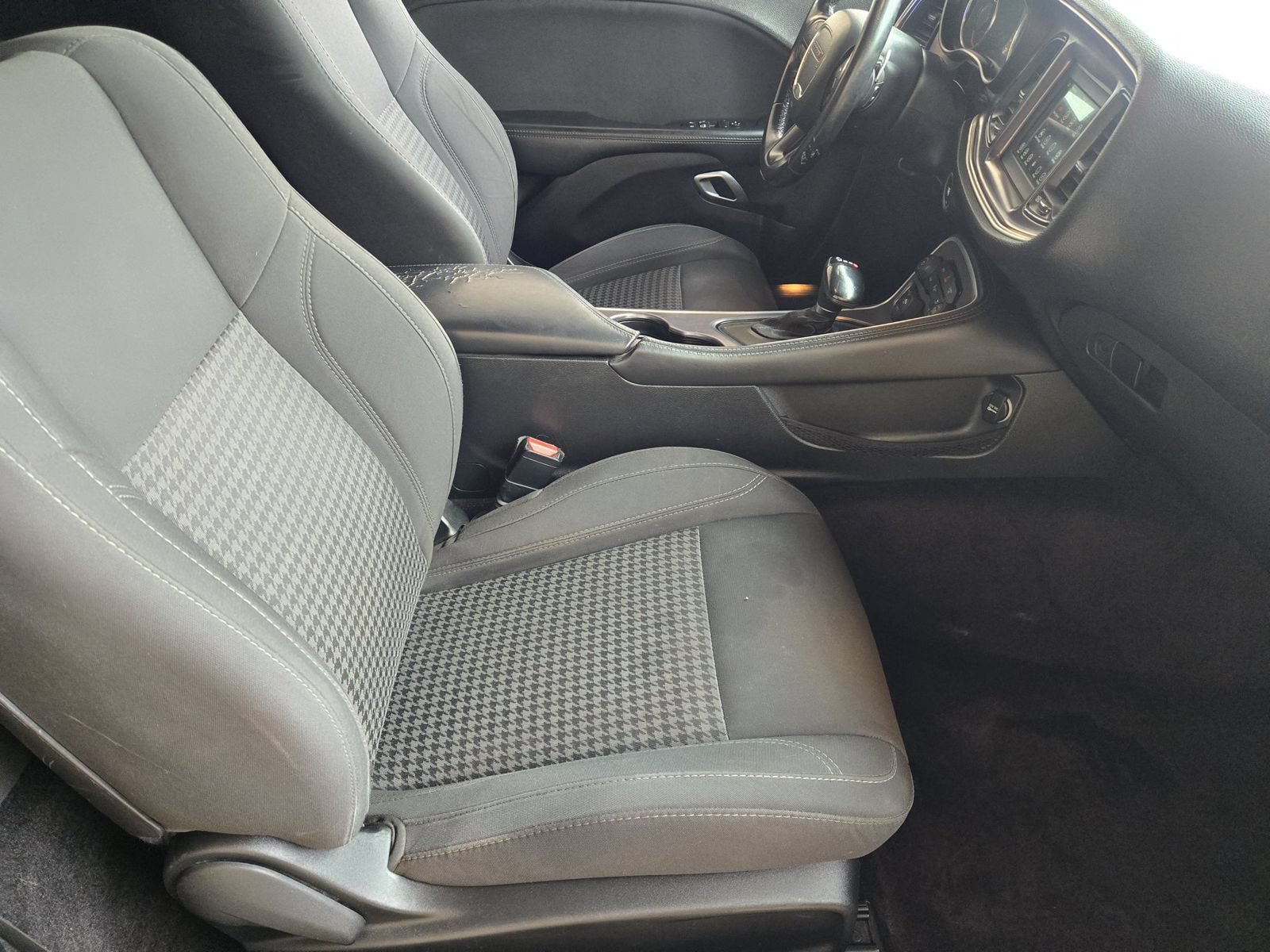 Used 2018 Dodge Challenger SXT RWD image 14