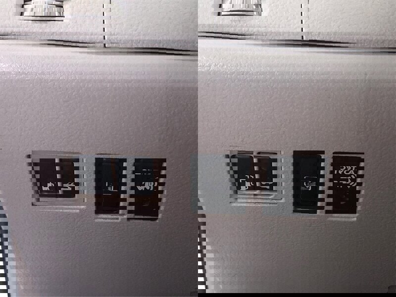 Used 2006 Toyota Avalon Limited image 24