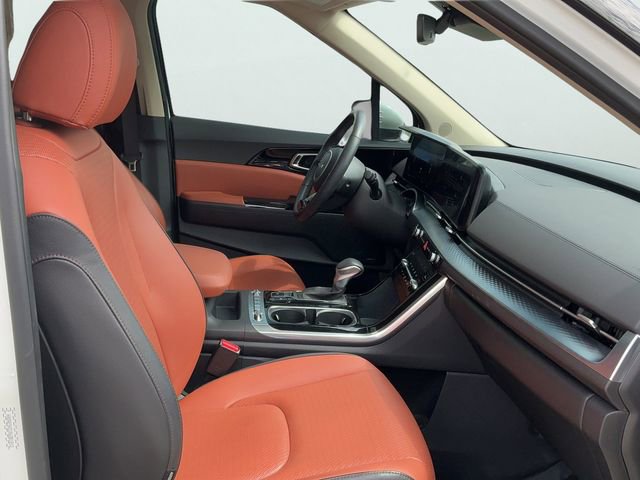 Used 2024 Kia Carnival SX Prestige image 10