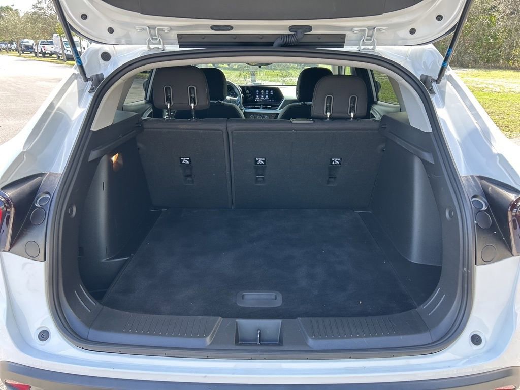 Used 2024 Chevrolet Trax LS w/ Driver Confidence Package image 45