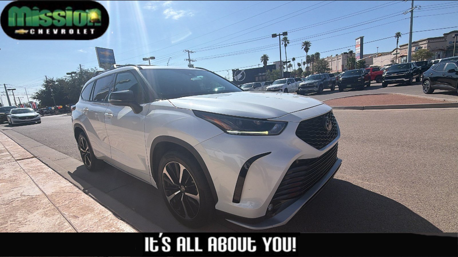 Used 2021 Toyota Highlander XSE FWD image 1