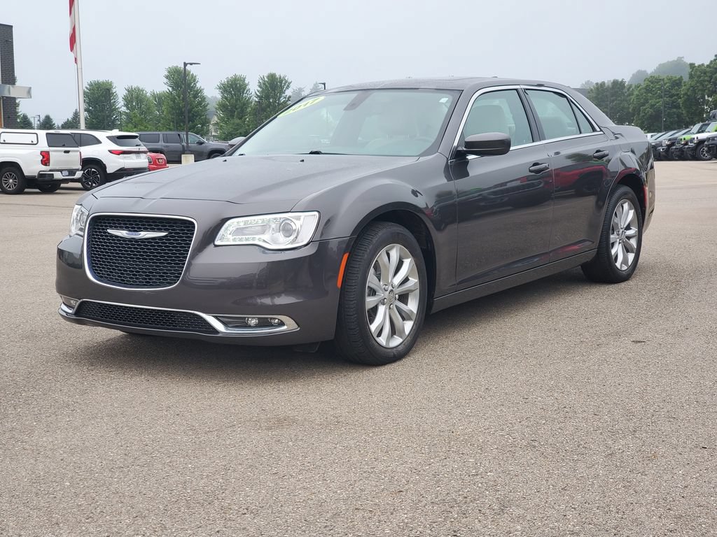 Used 2017 Chrysler 300 Limited w/ Value Package AWD/4WD image 2