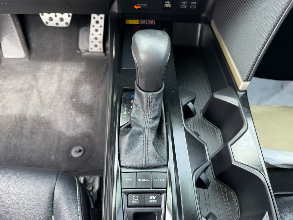 Used 2025 Toyota Camry SE FWD image 28