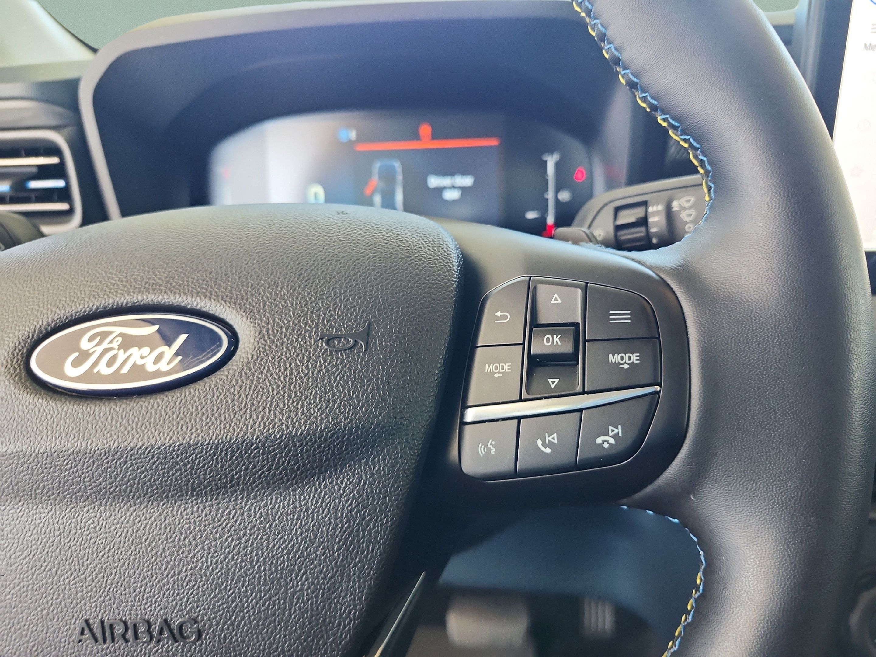 Used 2025 Ford Maverick Lobo AWD/4WD image 31