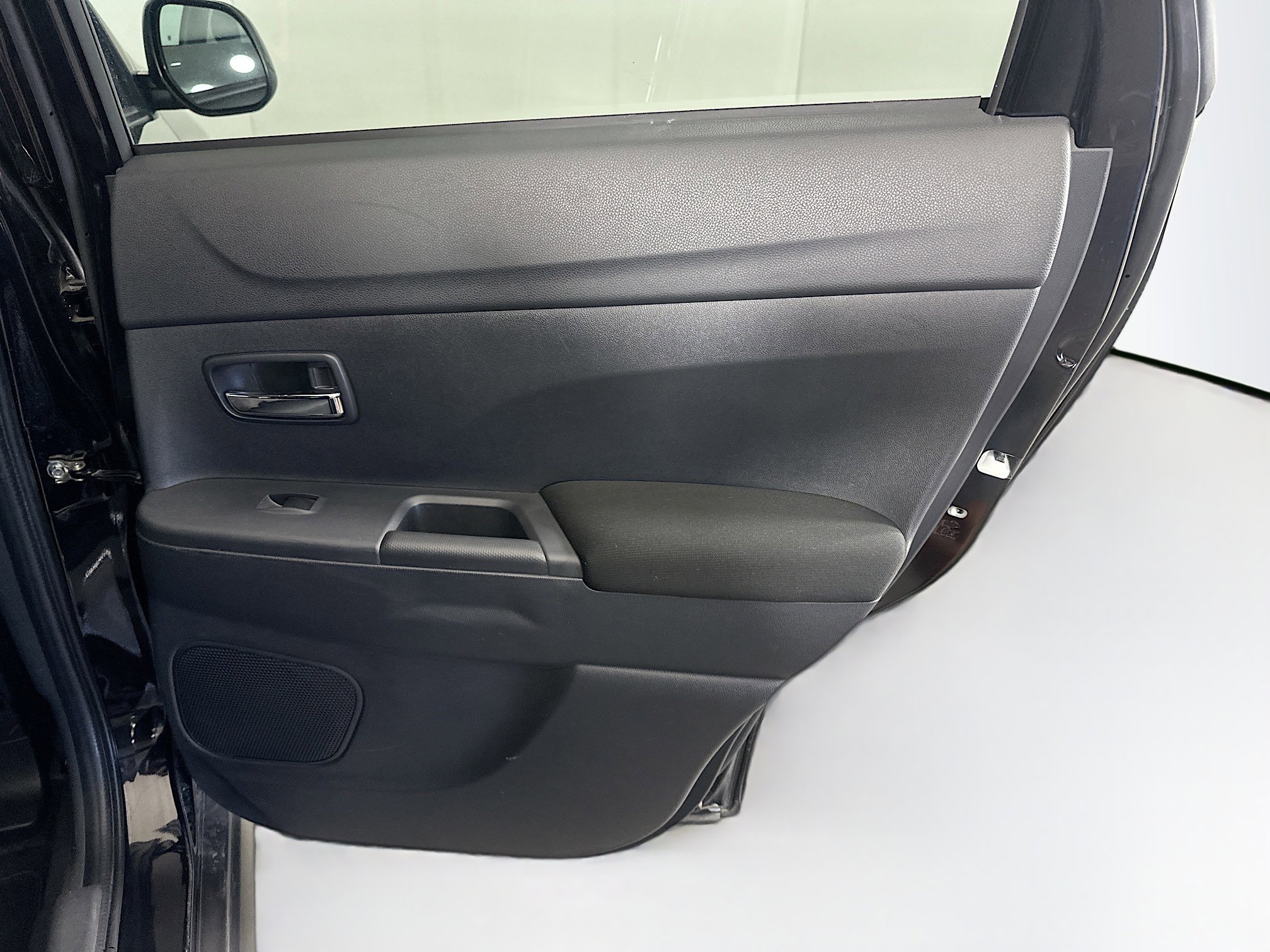 Used 2025 Mitsubishi Outlander Sport ES AWD/4WD image 27