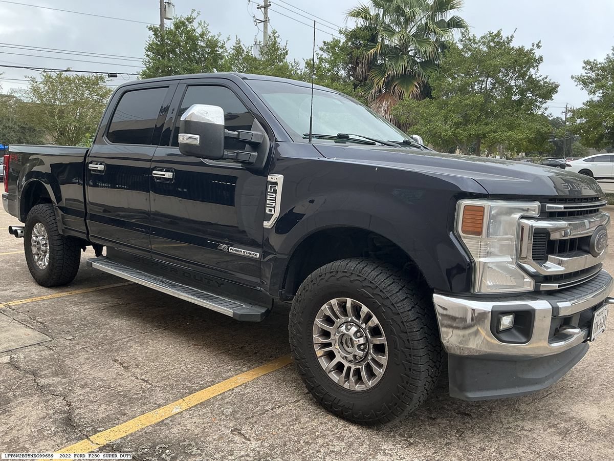 Used 2022 Ford F250 XLT w/ XLT Premium Package AWD/4WD image 4