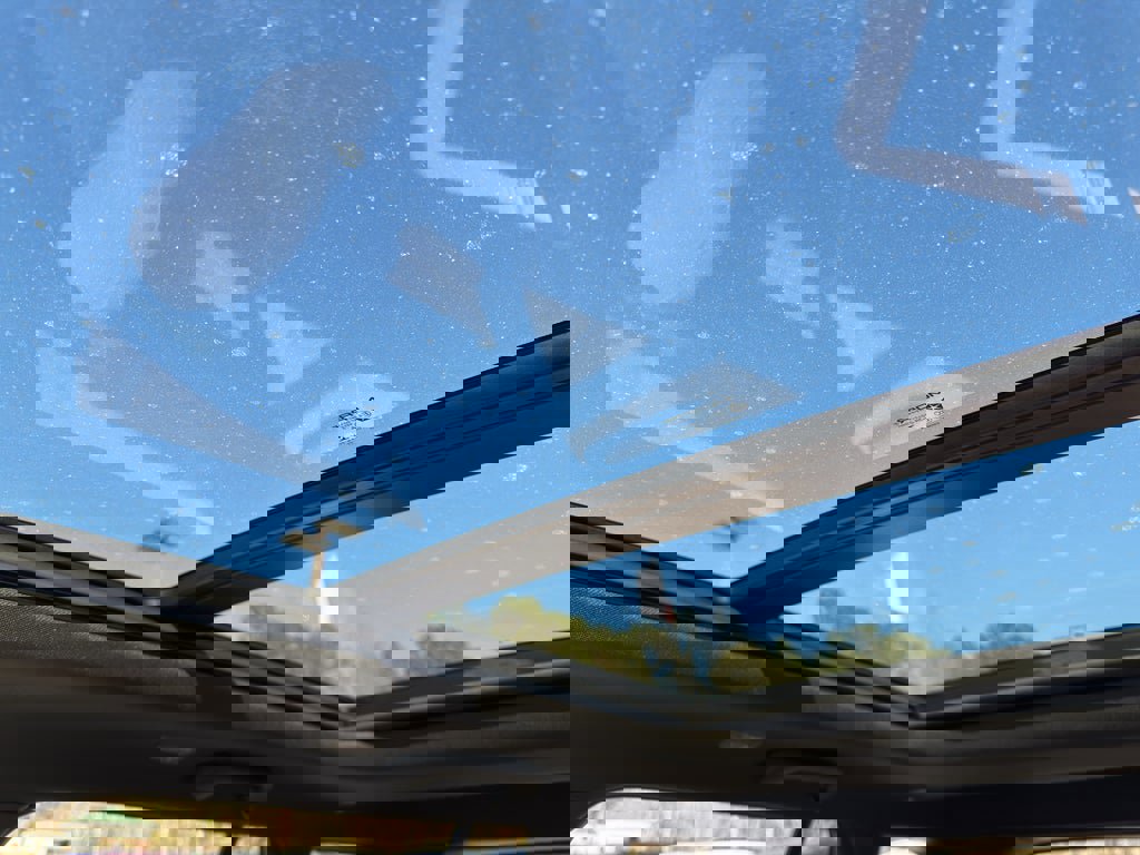 New 2026 Jeep Grand Cherokee Limited w/ Limited Altitude Package image 9