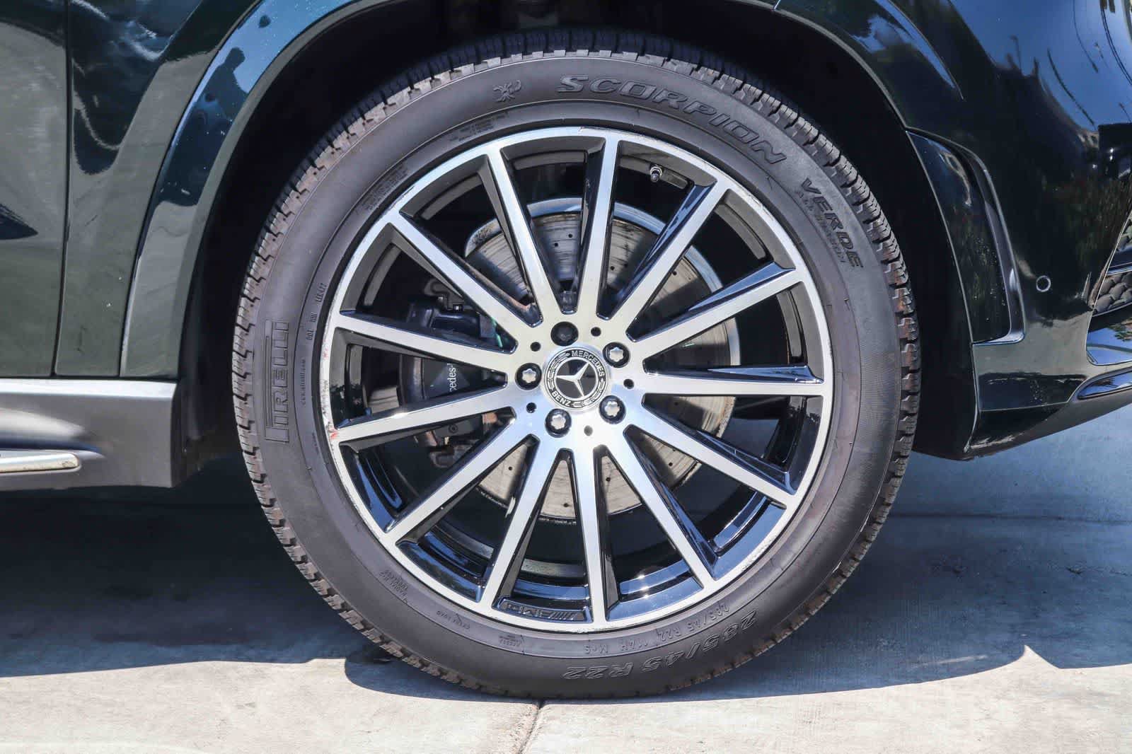 Used 2023 Mercedes-Benz GLS 450 4MATIC image 9