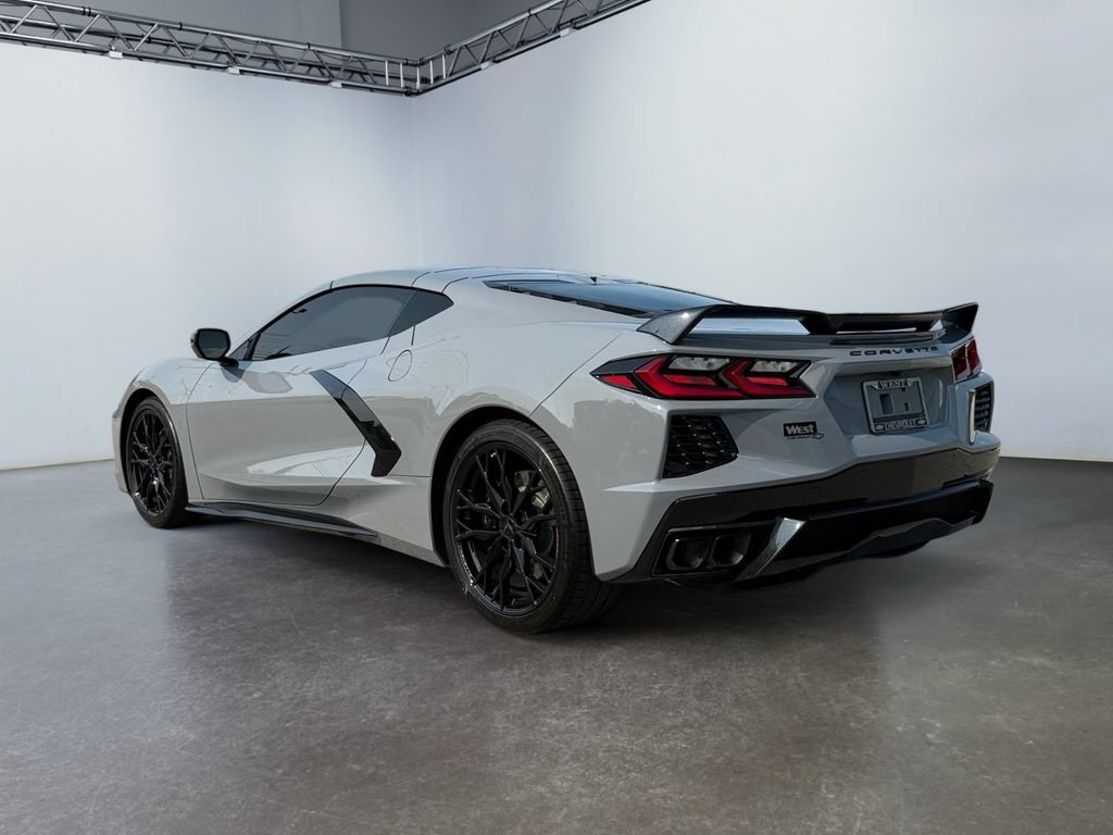 Used 2024 Chevrolet Corvette Stingray Preferred Cpe w/ Z51 Performance Package RWD image 5