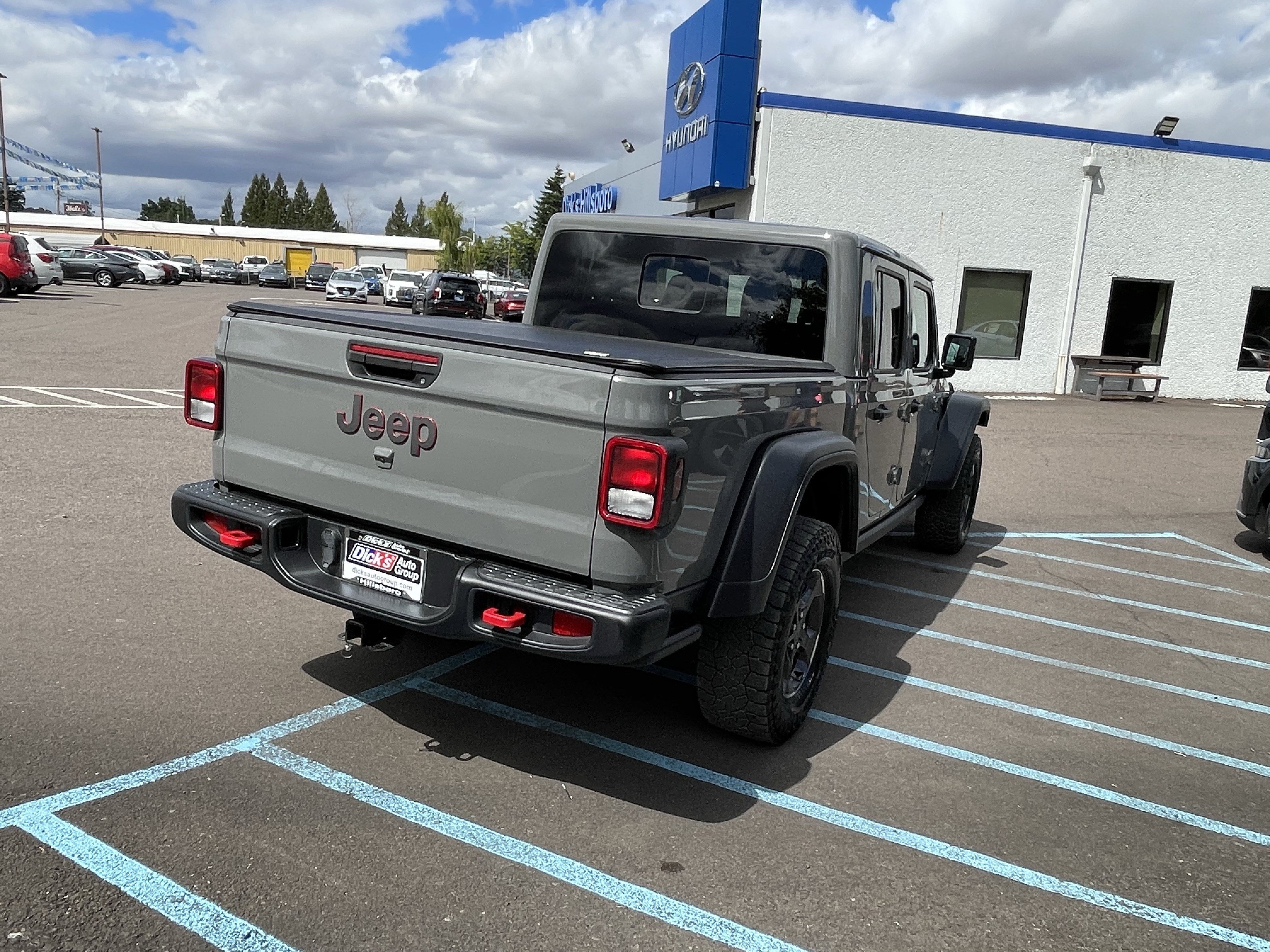 Used 2022 Jeep Gladiator Rubicon w/ Trailer Tow Package AWD/4WD image 5